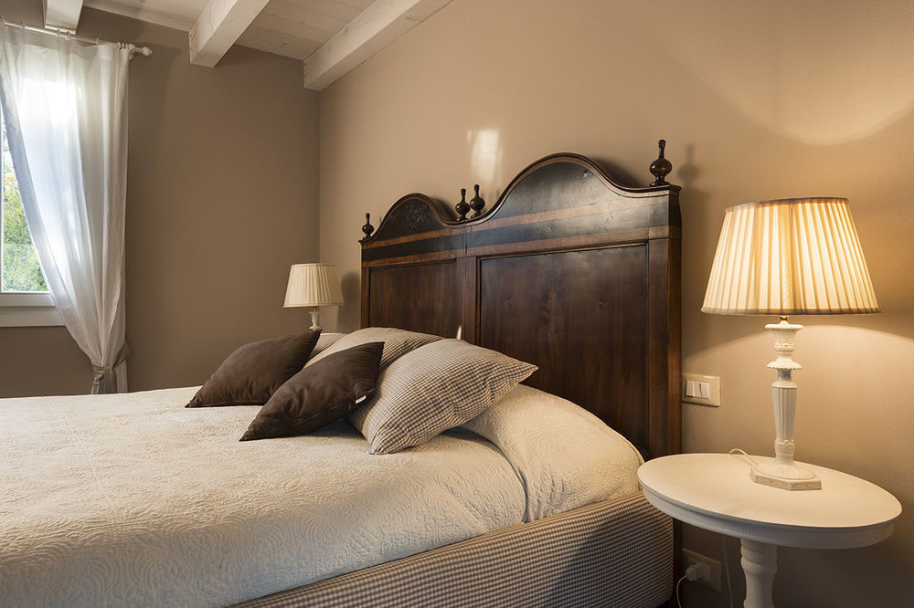 A Casa Di Delia B&B Charming House Сант-Элена-ди-Силея Экстерьер фото