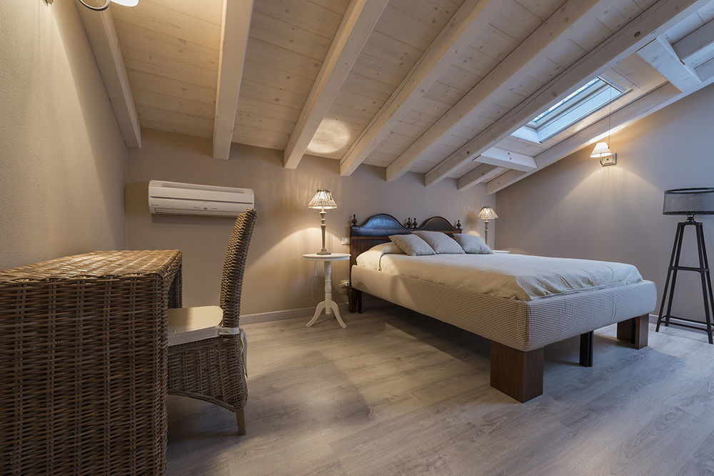 A Casa Di Delia B&B Charming House Сант-Элена-ди-Силея Экстерьер фото