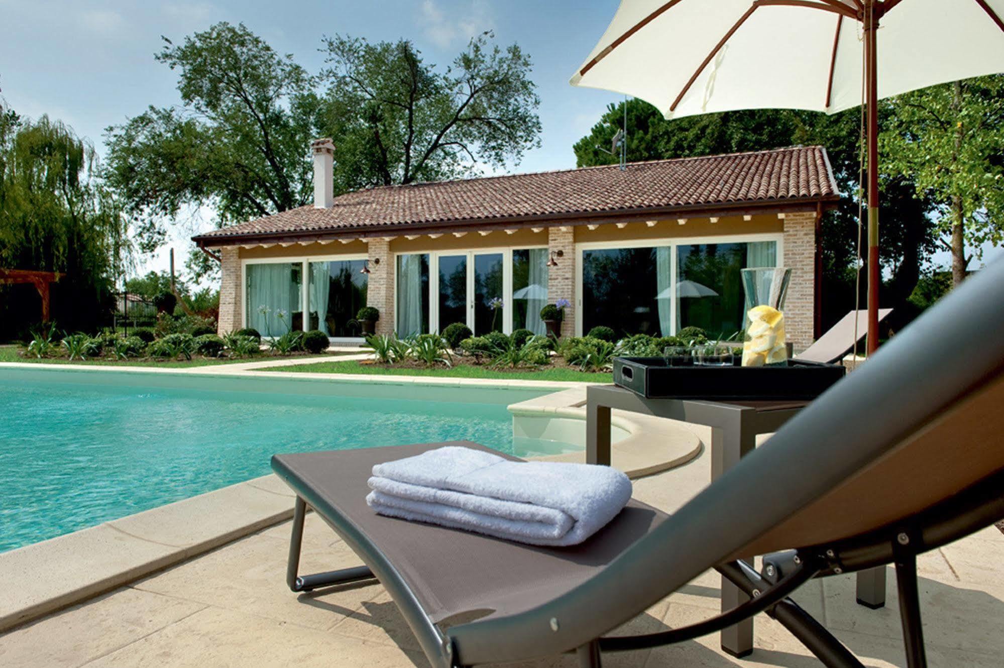A Casa Di Delia B&B Charming House Сант-Элена-ди-Силея Экстерьер фото