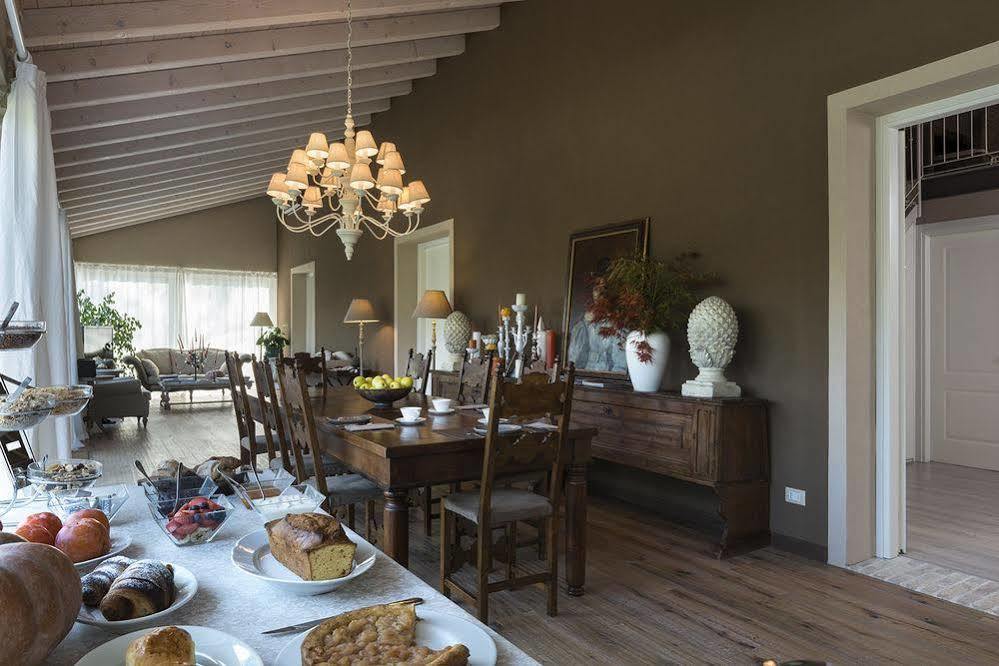 A Casa Di Delia B&B Charming House Сант-Элена-ди-Силея Экстерьер фото